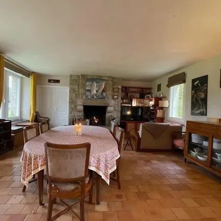 Villa, Piscine 3 Ha 12a15 Personnes *